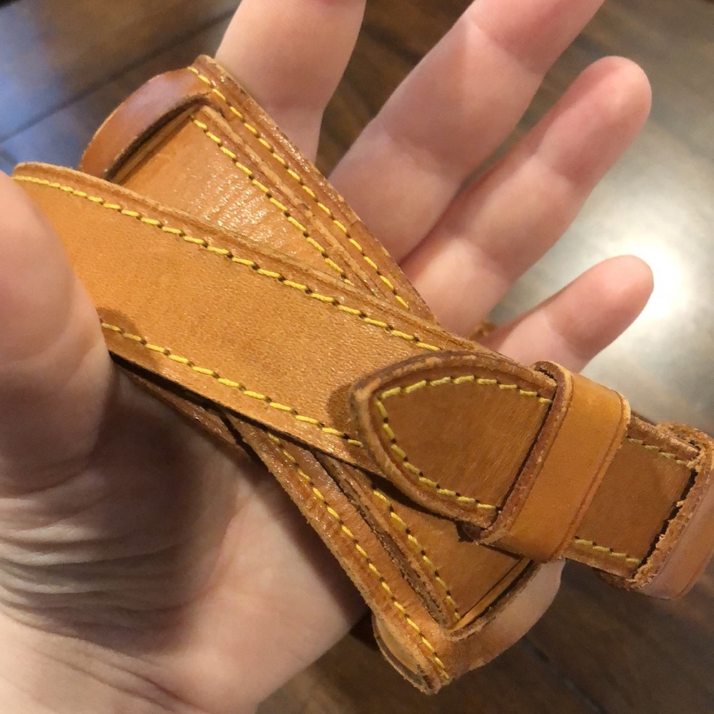 LOUIS VUITTON Replacement Vachetta Leather Shoulder Strap with LV Clasps and Pad - Picture 5 of 14